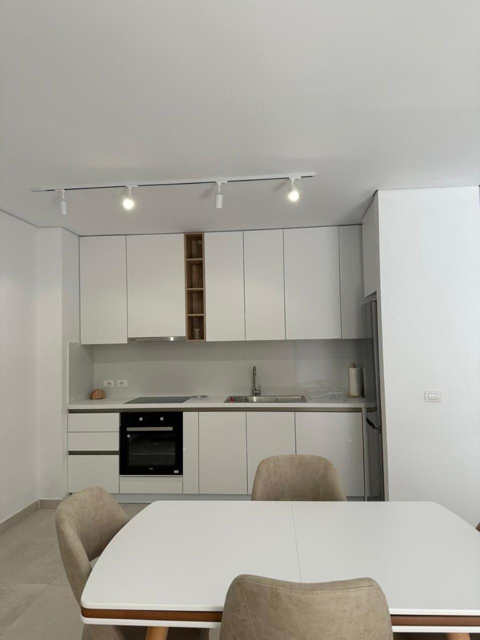 Eme Apartments - Kompleksi San Pietro, Gjiri I Lalzit Durres Exterior photo